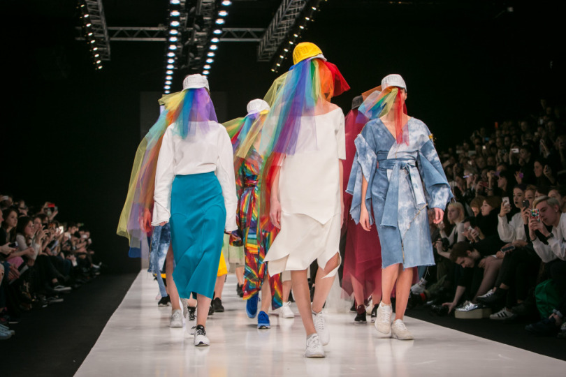 Студенты Школы дизайна НИУ ВШЭ представили коллекцию одежды на Merсedes–Benz Fashion Week Иллюстрация к новости: Студенты Школы дизайна НИУ ВШЭ представили коллекцию одежды на Merсedes–Benz Fashion Week