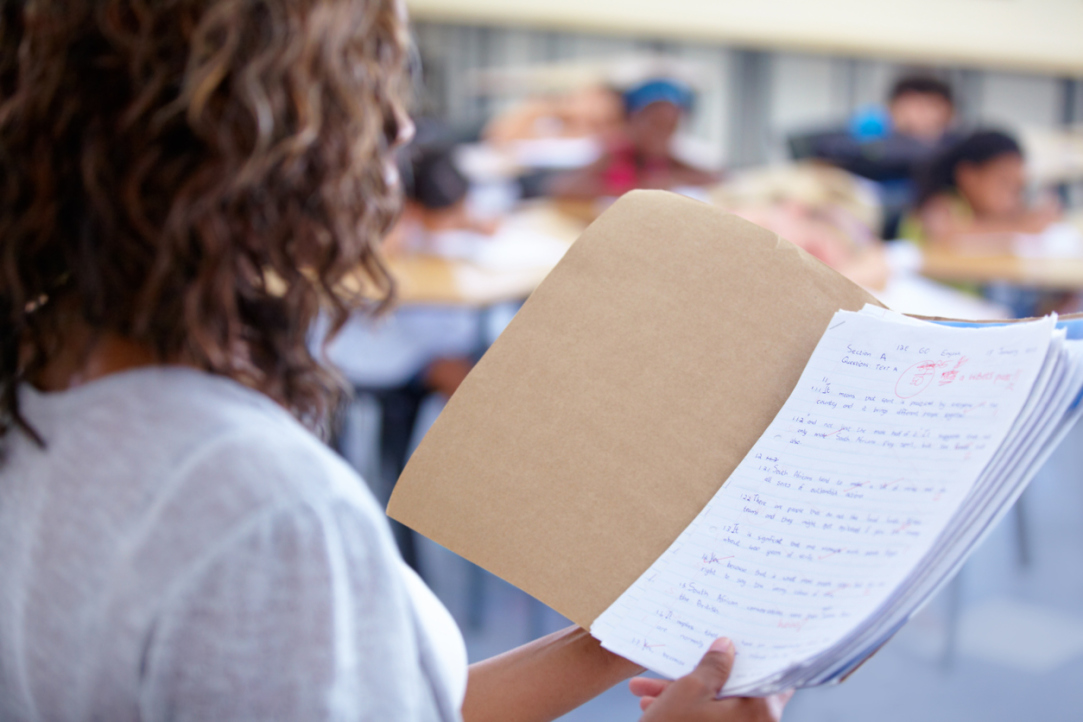 Hard yet Profitable: What Teachers Think about the Performance-based Contracts Illustration for news: Hard yet Profitable: What Teachers Think about the Performance-based Contracts