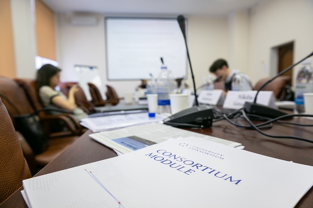 «Хотим, чтобы студенты умели воспринимать другое мнение, даже если они его не разделяют» Иллюстрация к новости: «Хотим, чтобы студенты умели воспринимать другое мнение, даже если они его не разделяют»