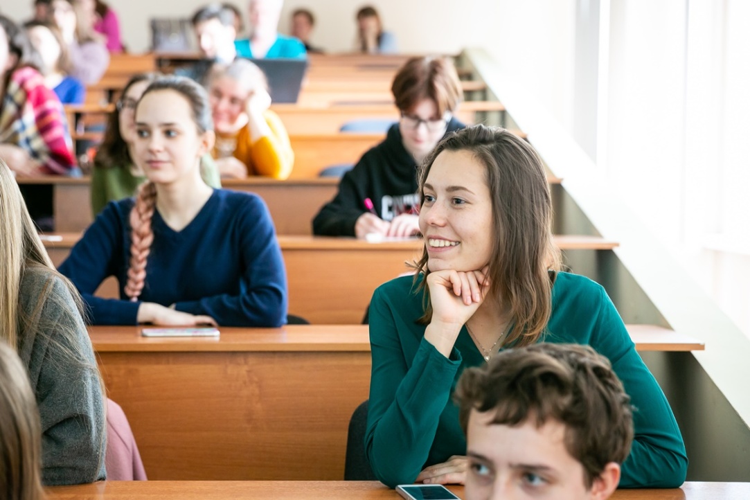 Благодаря проекту ВШЭ иностранные студенты заговорят на русском, как на родном Иллюстрация к новости: Благодаря проекту ВШЭ иностранные студенты заговорят на русском, как на родном