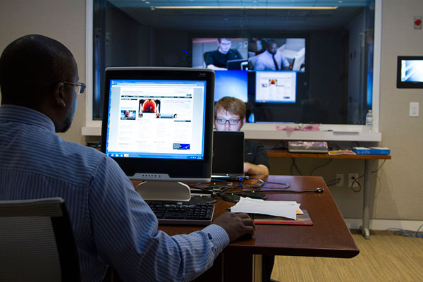 The Brain Processes Words Placed on the Right Side of a Screen More Quickly Illustration for news: The Brain Processes Words Placed on the Right Side of a Screen More Quickly