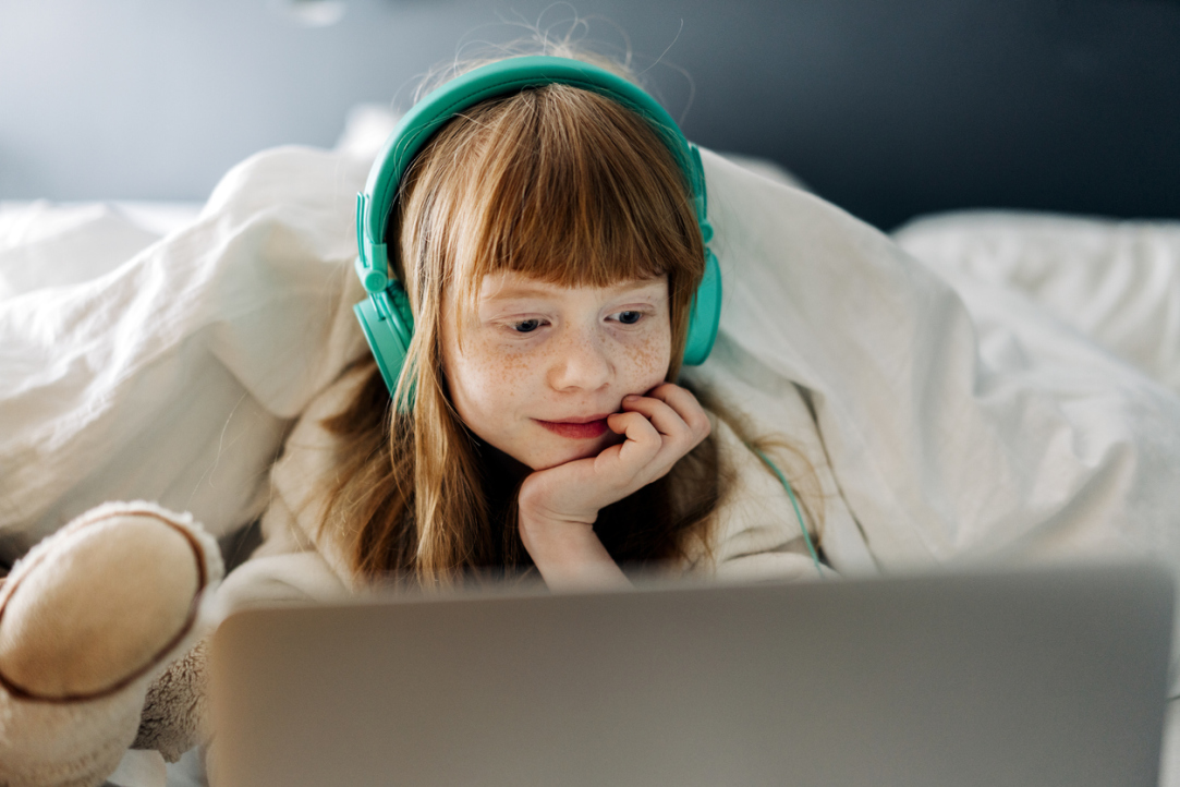 Glued to Their Screens: How Do Contemporary School Students Use Devices? Illustration for news: Glued to Their Screens: How Do Contemporary School Students Use Devices?