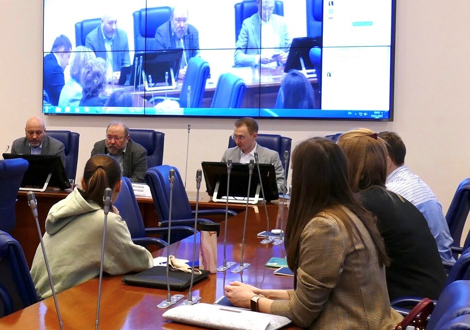 ESG-управление: топ-менеджеры крупных компаний учатся зеленому финансированию в Вышке Иллюстрация к новости: ESG-управление: топ-менеджеры крупных компаний учатся зеленому финансированию в Вышке