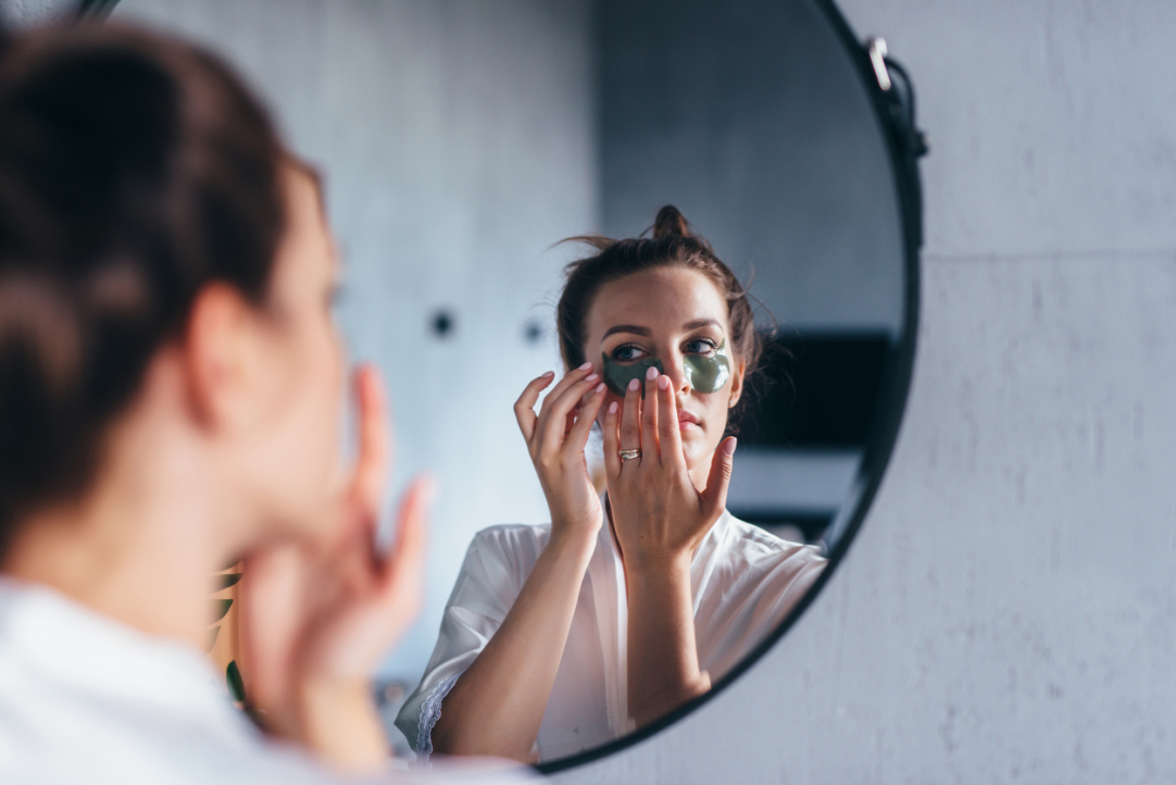 People Spend 1/6th of their Lifetime on Enhancing Their Appearance Illustration for news: People Spend 1/6th of their Lifetime on Enhancing Their Appearance